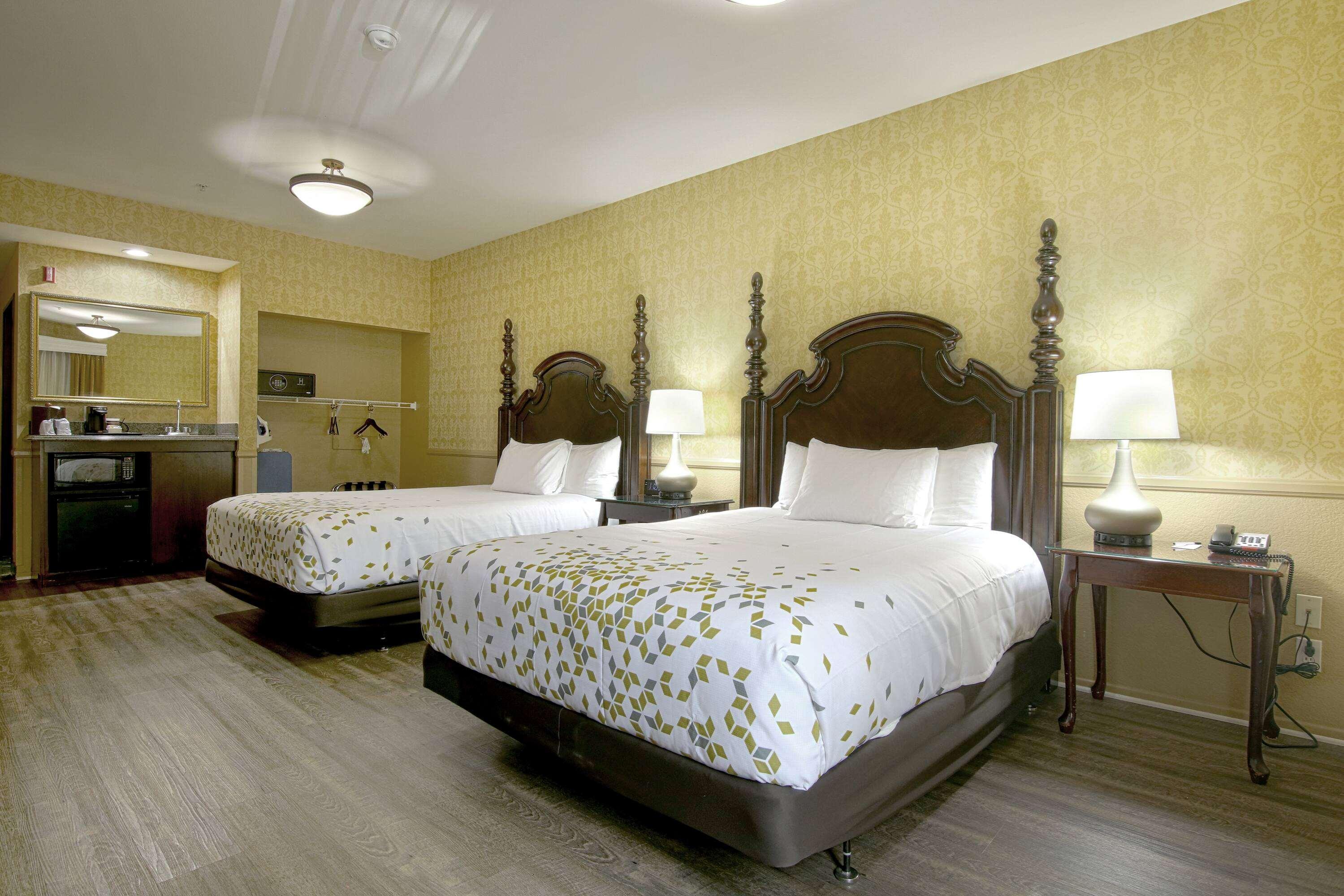 Azure Hotel&Suites Ontario Trademark Collection By Wyndham Екстер'єр фото